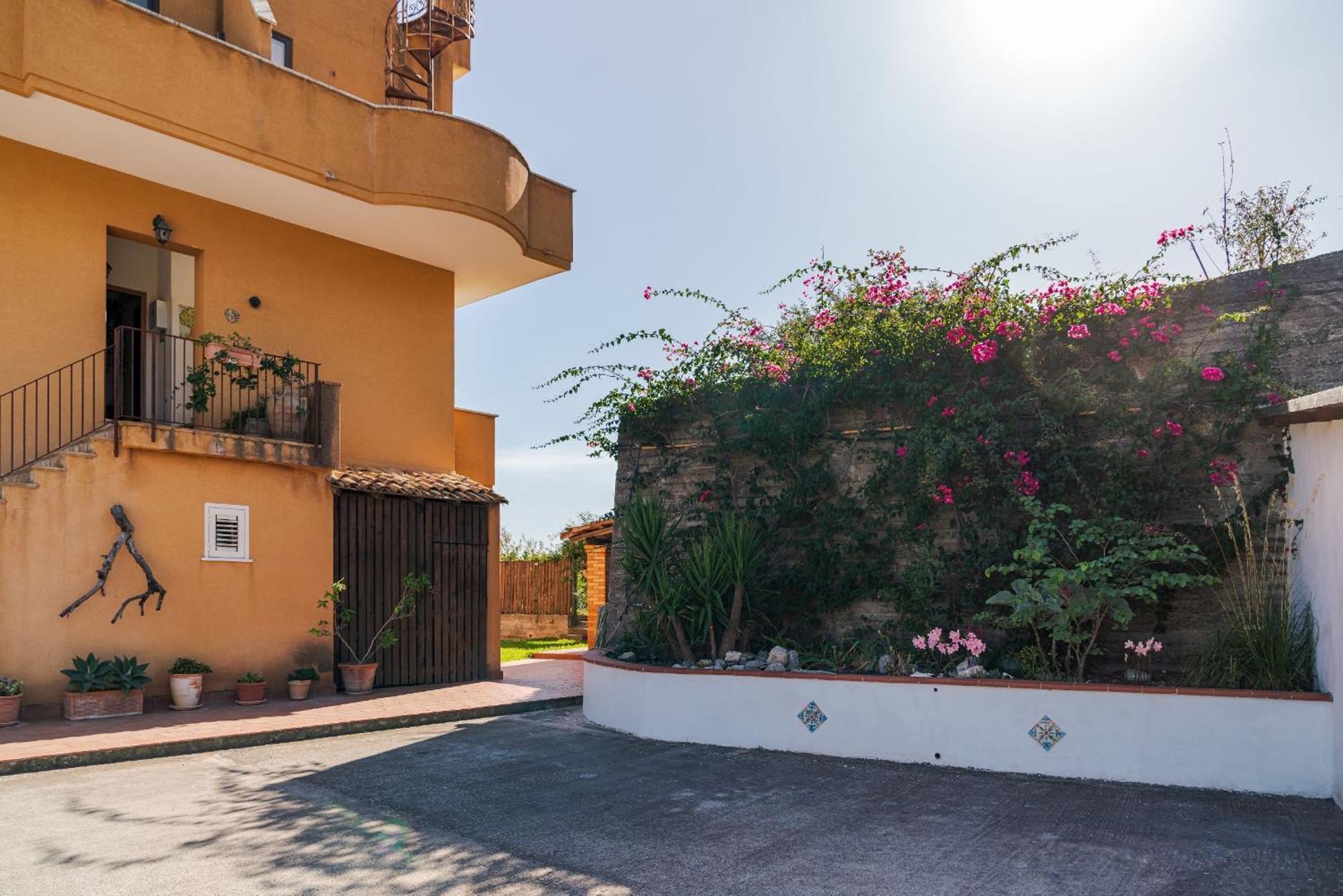 The Lemon Tree Apartment Taormina Exterior photo
