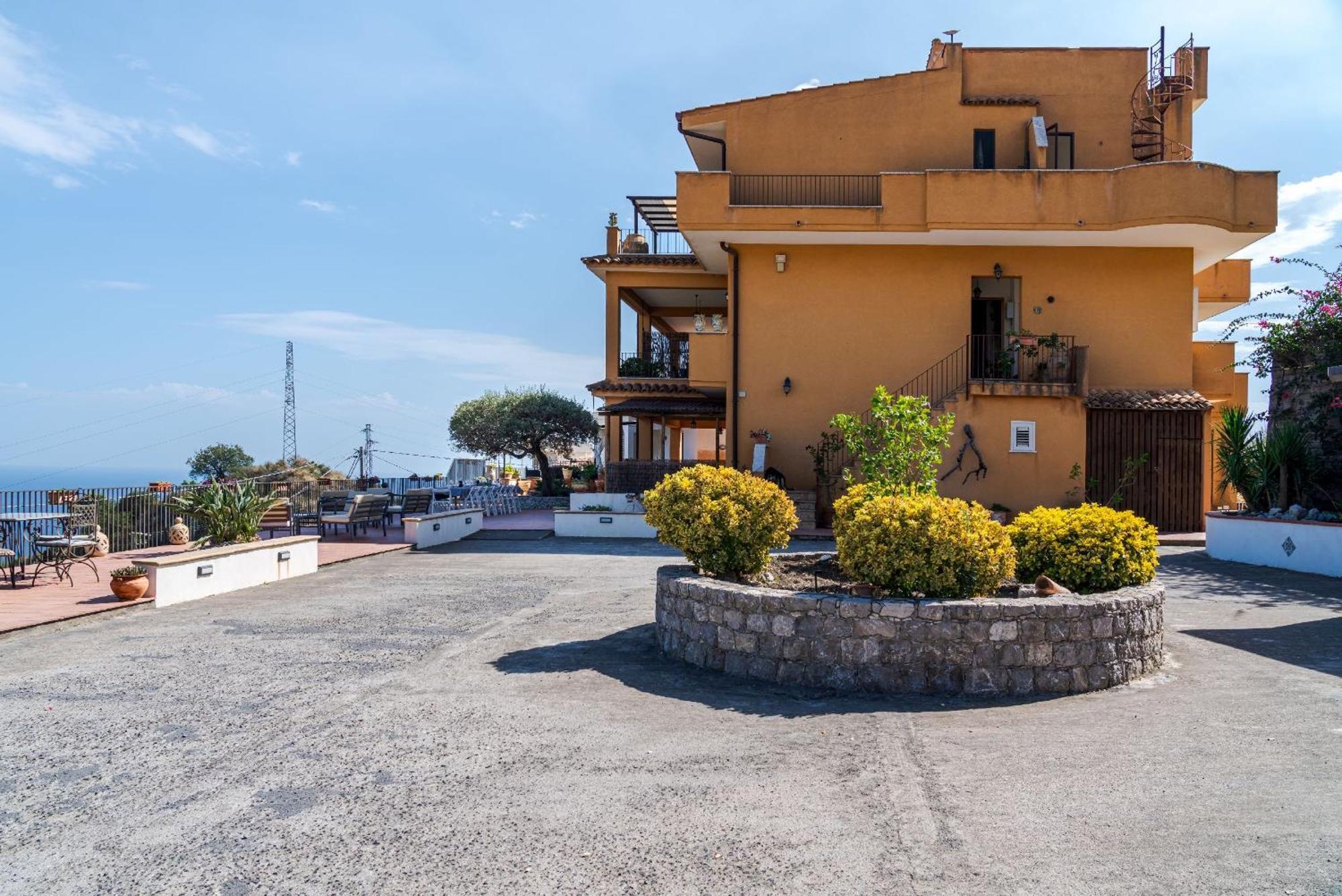 The Lemon Tree Apartment Taormina Exterior photo