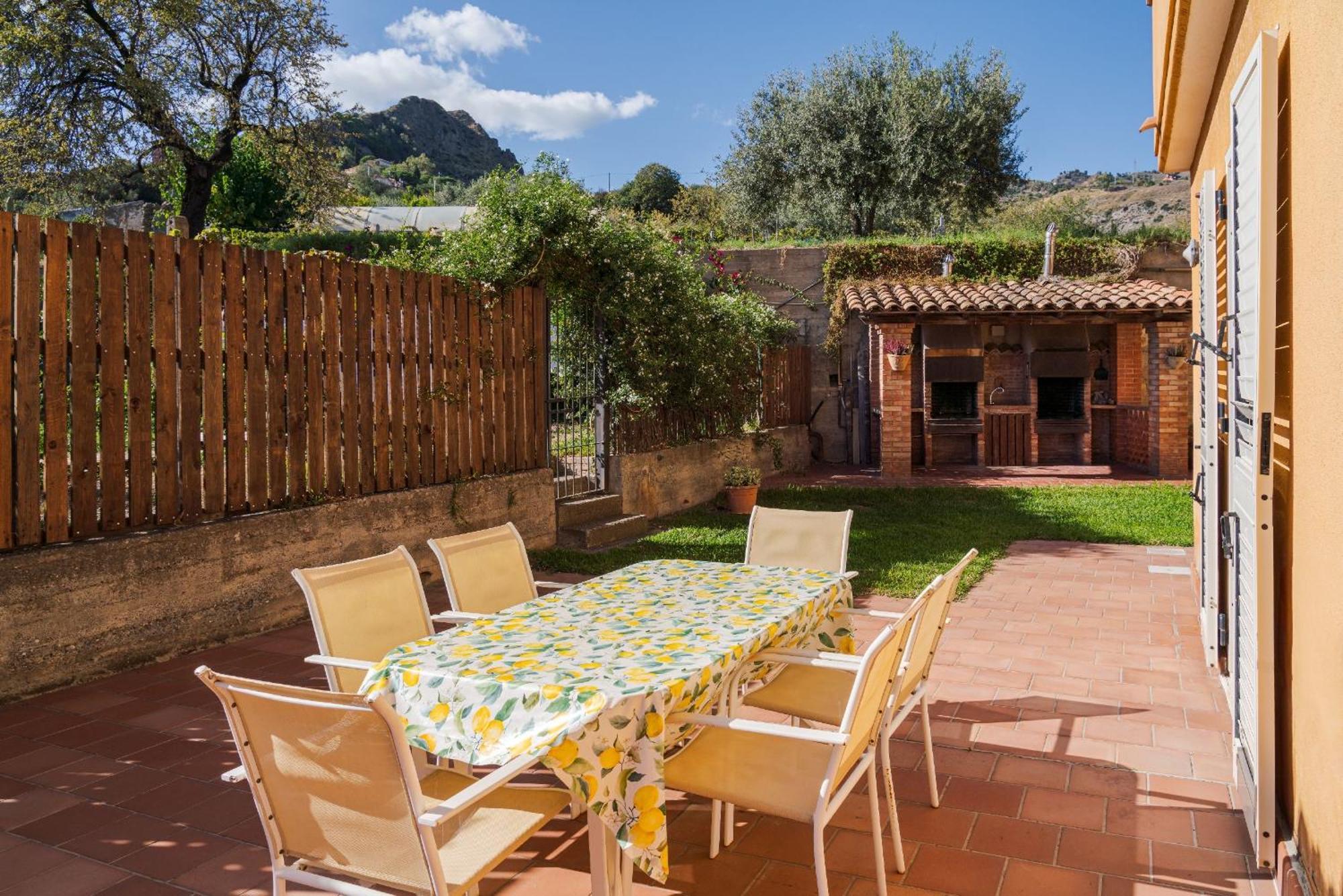 The Lemon Tree Apartment Taormina Exterior photo